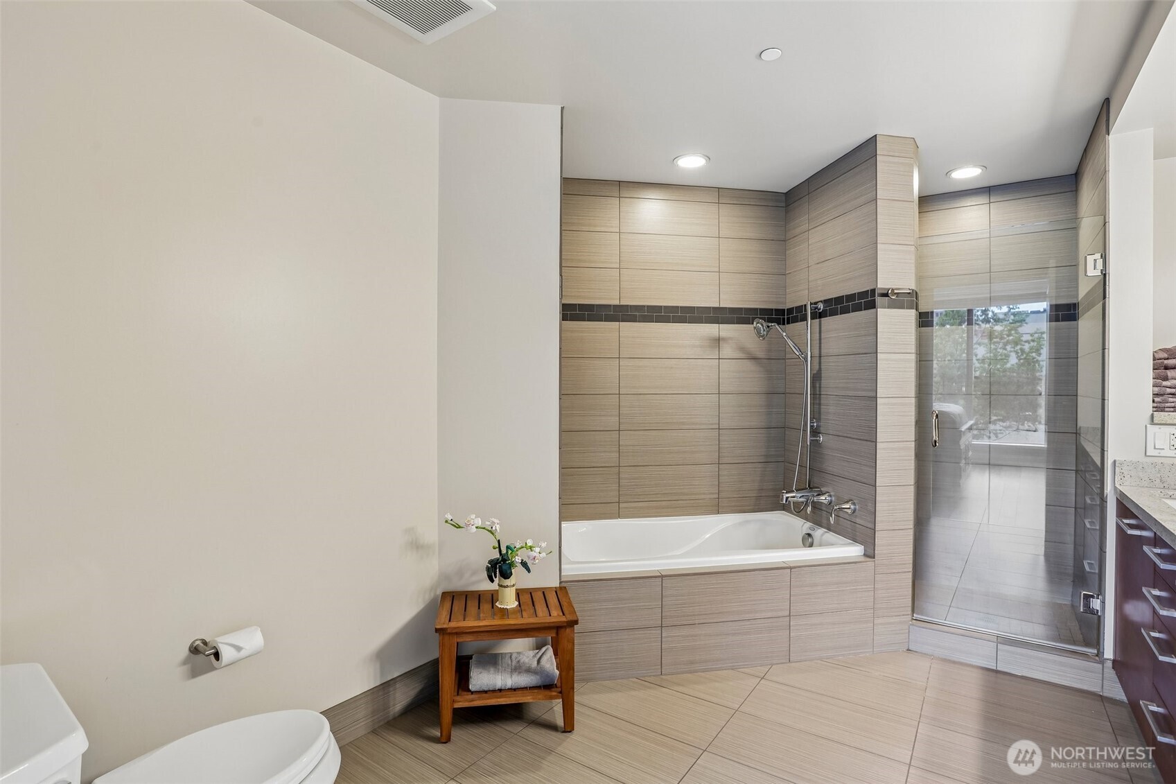 1920 4th Avenue, Unit 504 Seattle, WA 98101 - Photo 17 of 38