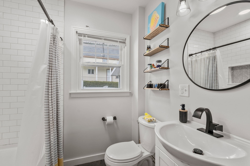 48 Charles Street Gardner, MA 01440 - Photo 12 of 20