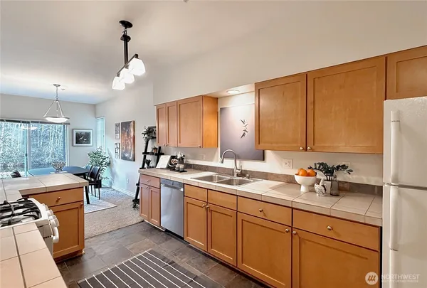 $700,000 | 17432 Bothell Way Northeast, Unit B108, Bothell, WA 98011