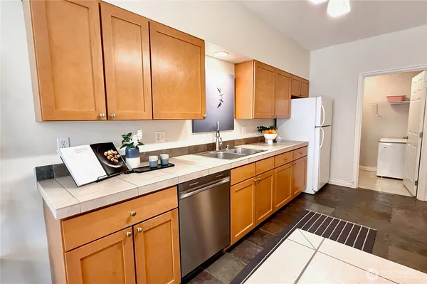 $700,000 | 17432 Bothell Way Northeast, Unit B108, Bothell, WA 98011