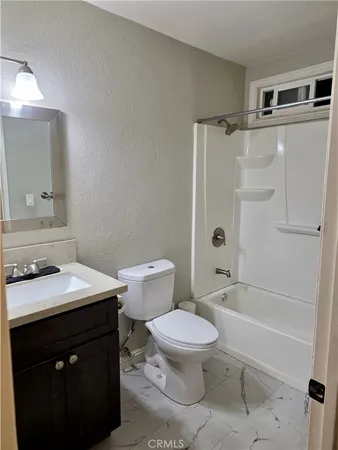 $3,850 | 540 West 111th Street, Los Angeles, CA 90044