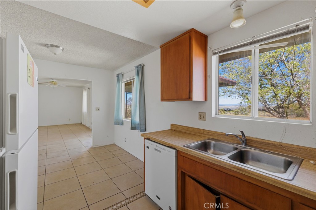 7273 Sunny Vista Road Joshua Tree, CA 92252 - Photo 12 of 37