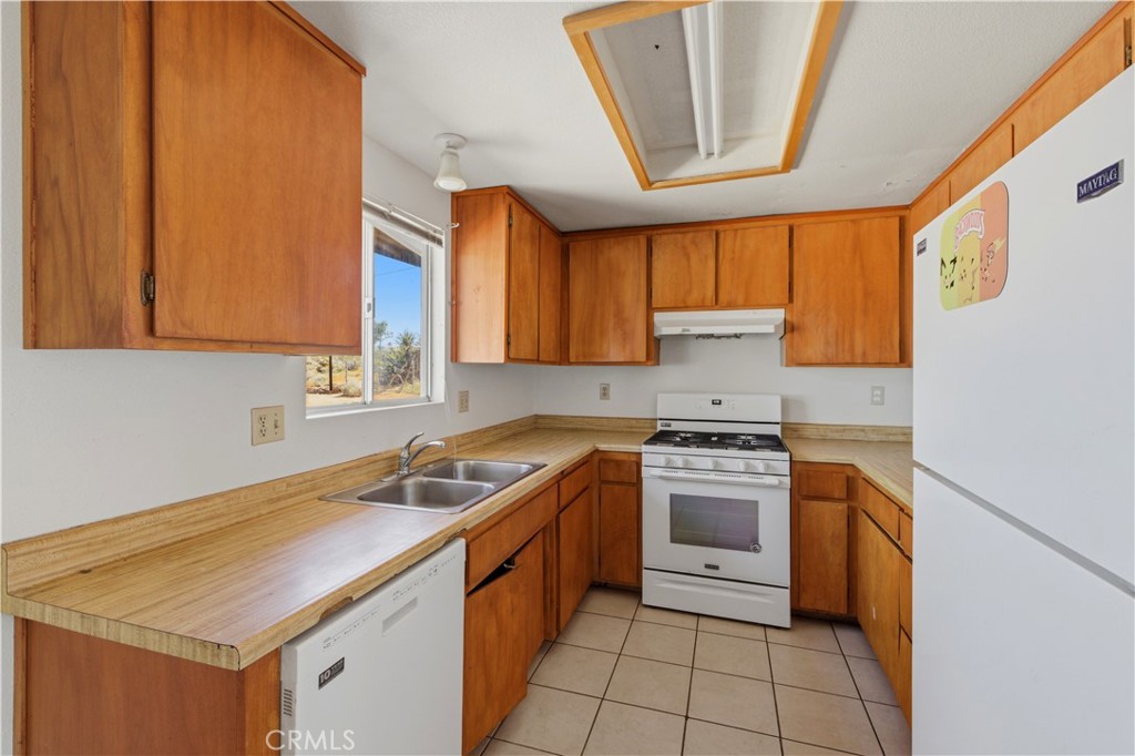 7273 Sunny Vista Road Joshua Tree, CA 92252 - Photo 10 of 37