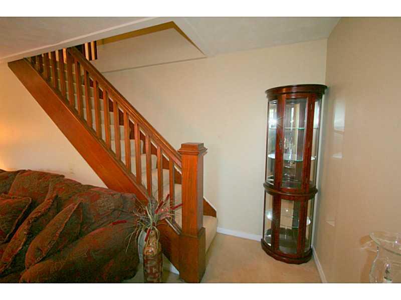 207 Linhurst Avenue Butler, PA 16001 - Photo 3 of 25 Entry/Foyer.