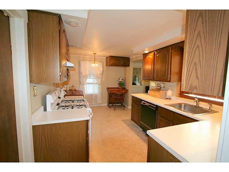 207 Linhurst Avenue Butler, PA 16001 - Photo 8 of 25 Kitchen.