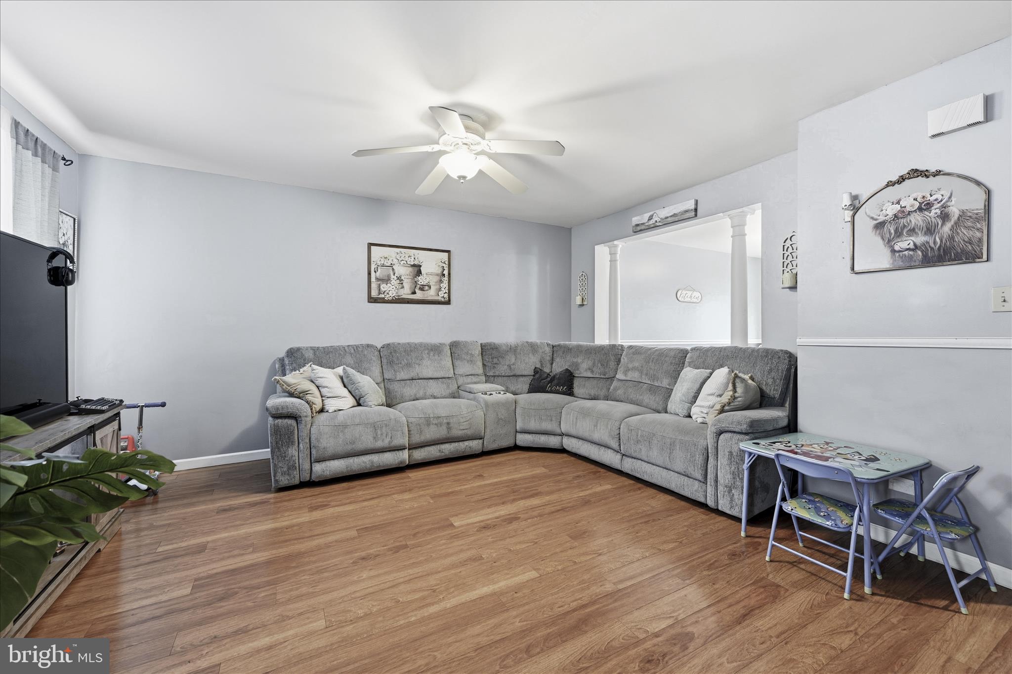 207 Riders Way Lebanon, PA 17042 - Photo 4 of 31 Living room