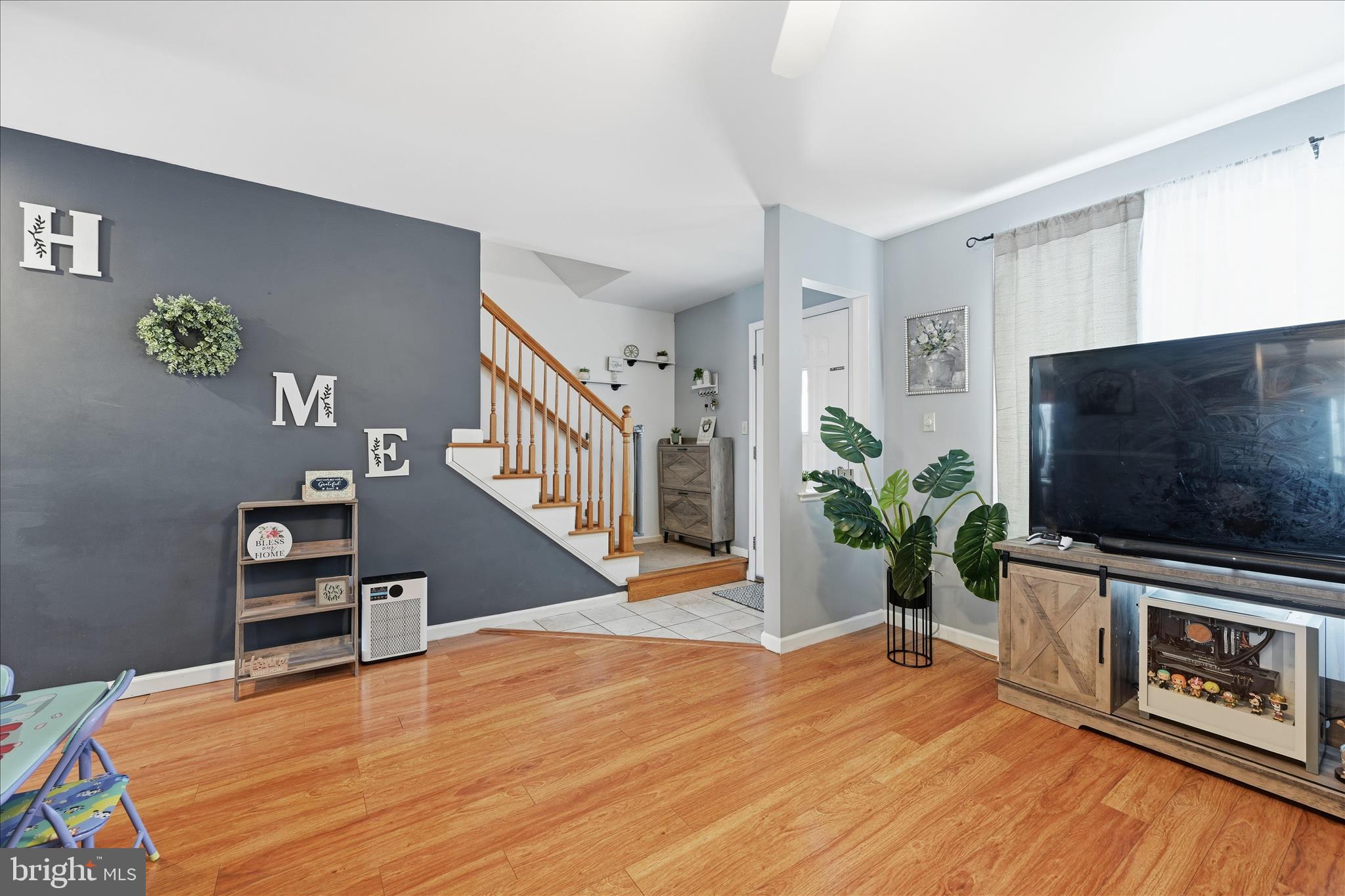 207 Riders Way Lebanon, PA 17042 - Photo 6 of 31 Living room