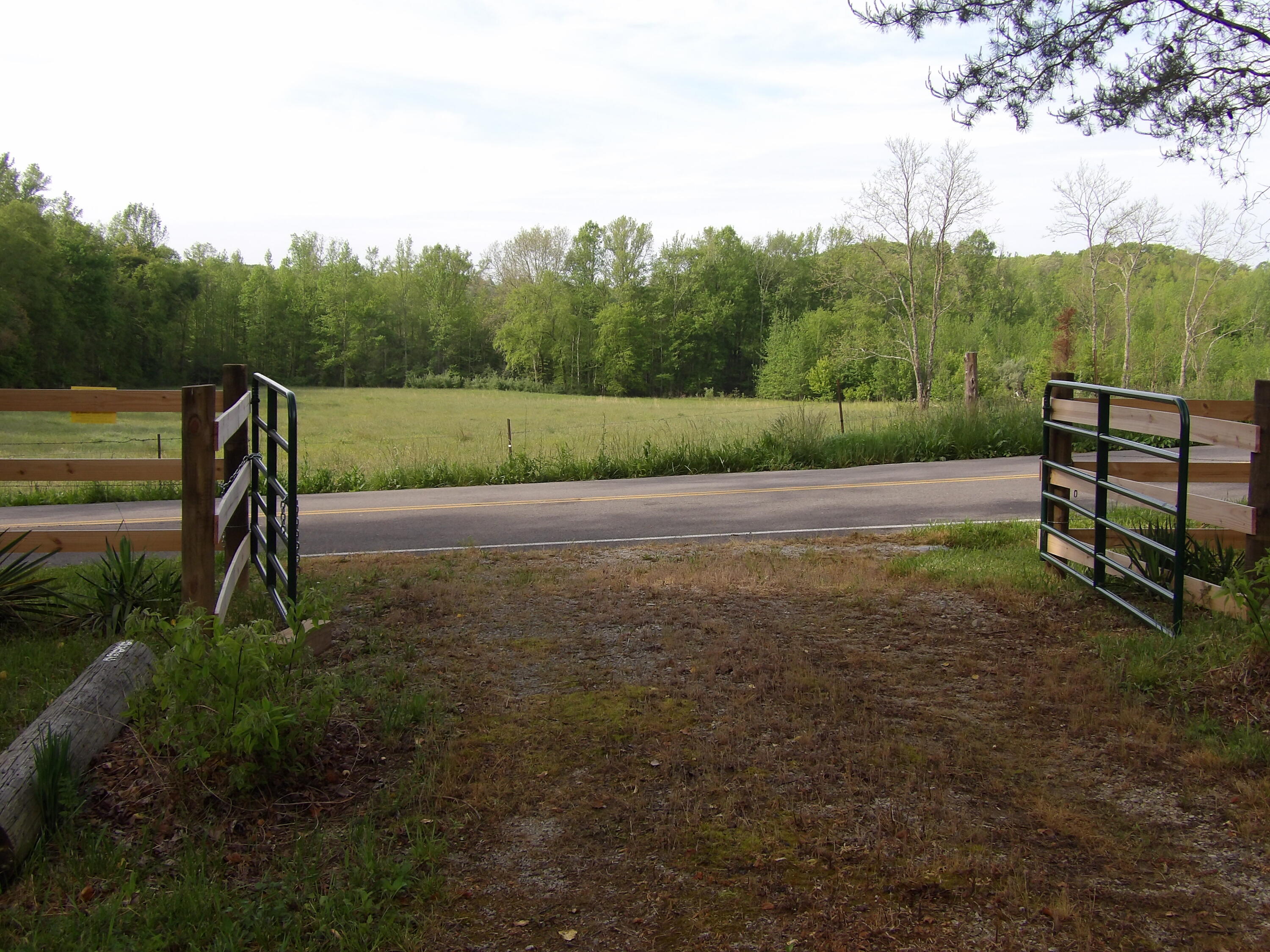 1914 Walling Road Spencer, TN 38585 - Photo 8 of 51 100_2594