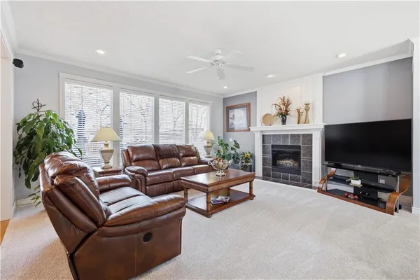 $525,000 | 5929 Lone Elm, Shawnee, KS 66218