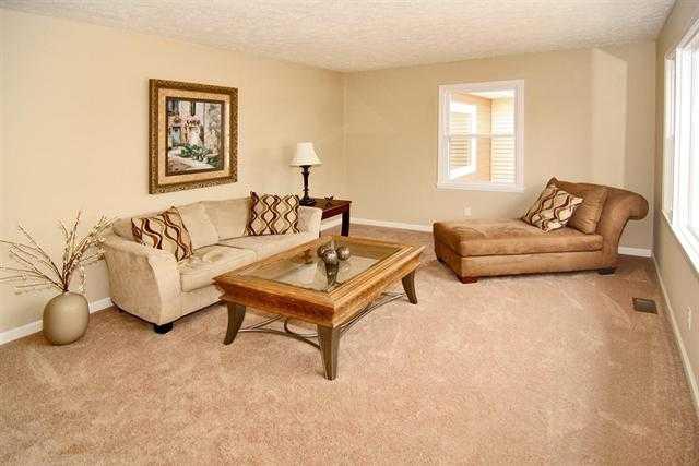 9420 Thompson Road Indianapolis, IN 46239 - Photo 6 of 24 Gallery Image 6