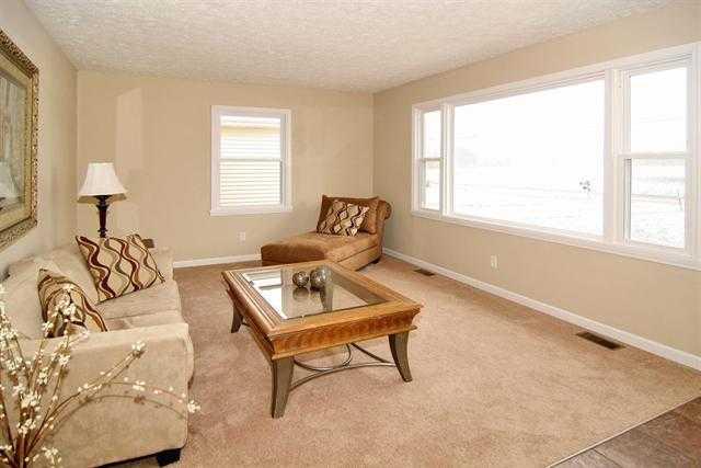 9420 Thompson Road Indianapolis, IN 46239 - Photo 7 of 24 Gallery Image 7