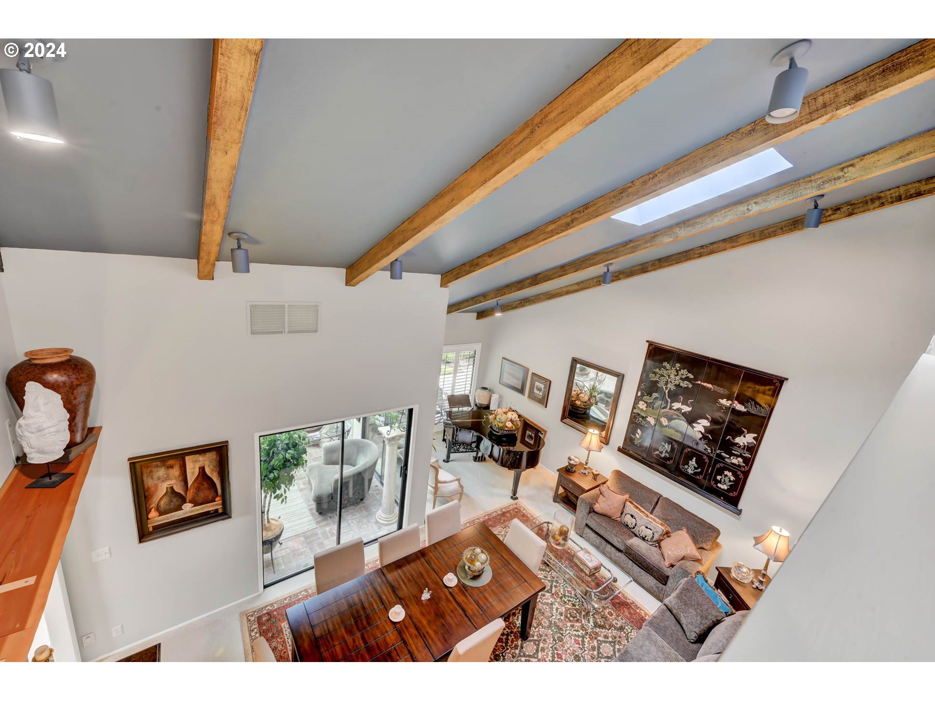 2122 Brookhaven Way Eugene, OR 97401 - Photo 15 of 48 a living room with furniture and a painting