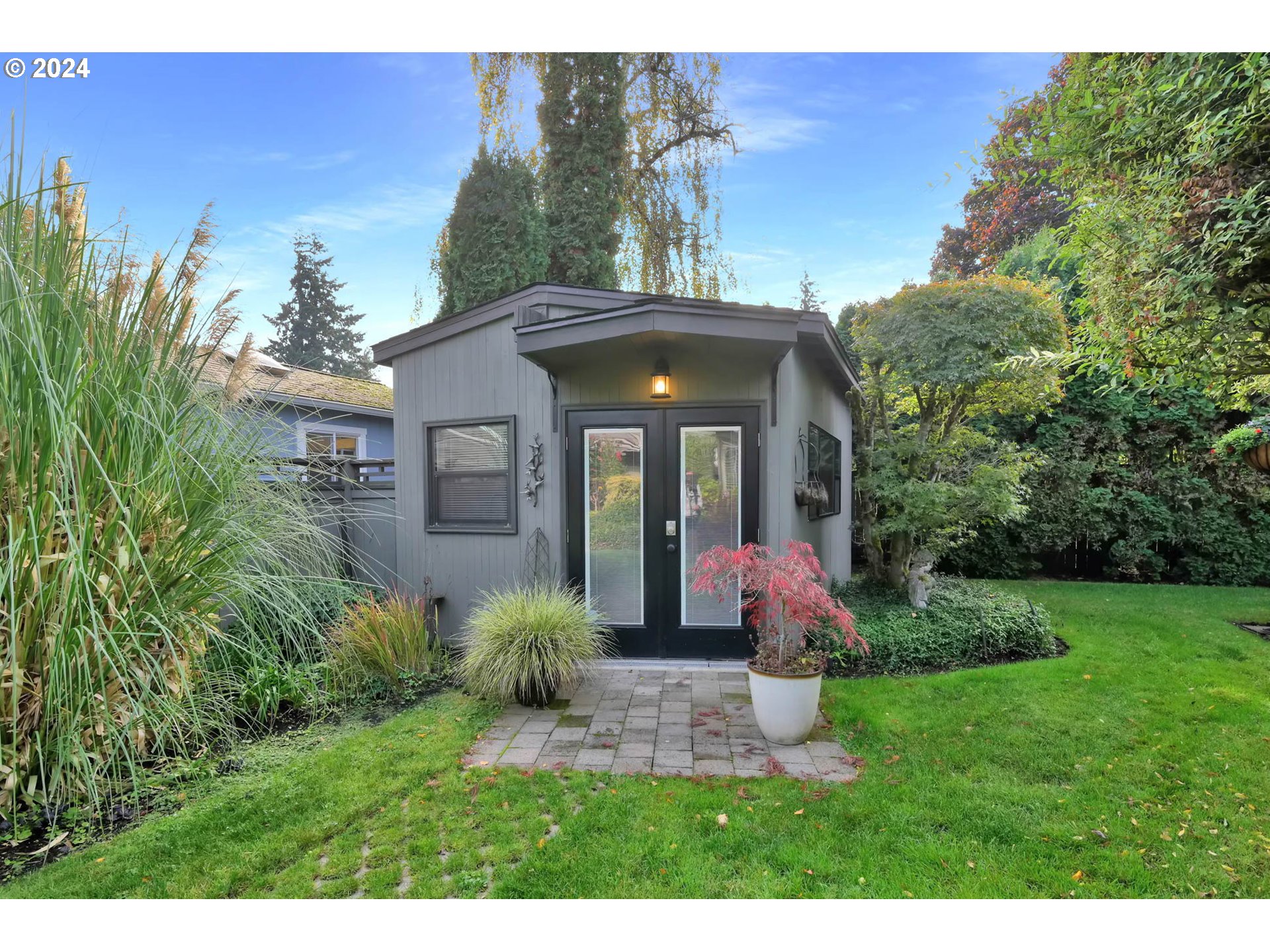 2122 Brookhaven Way Eugene, OR 97401 - Photo 40 of 48 a front view of a house with a yard