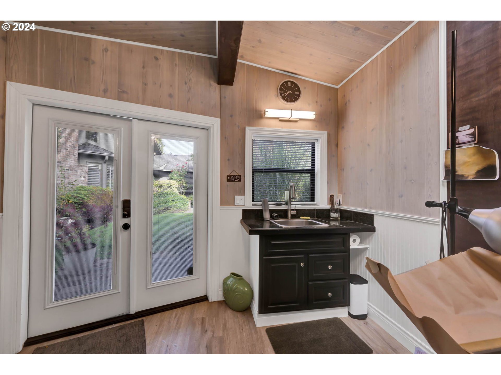 2122 Brookhaven Way Eugene, OR 97401 - Photo 43 of 48 a kitchen with a cabinets and appliances