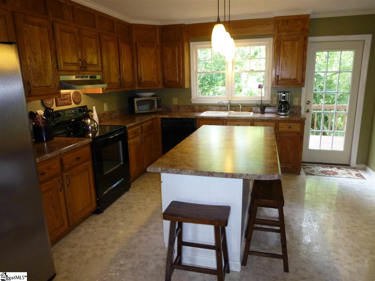 301 Foxhound Road Simpsonville, SC 29680 - Photo 5 of 28 Gallery Image 5