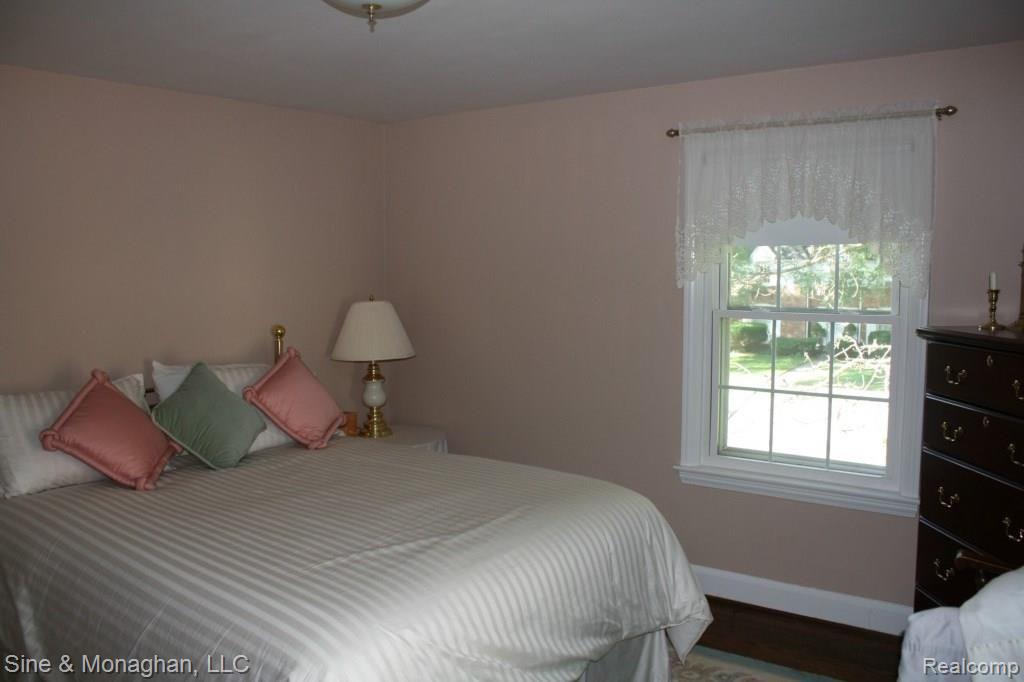 63 Cambridge Road Grosse Pointe, MI 48236 - Photo 25 of 34 IMG_7868.jpg