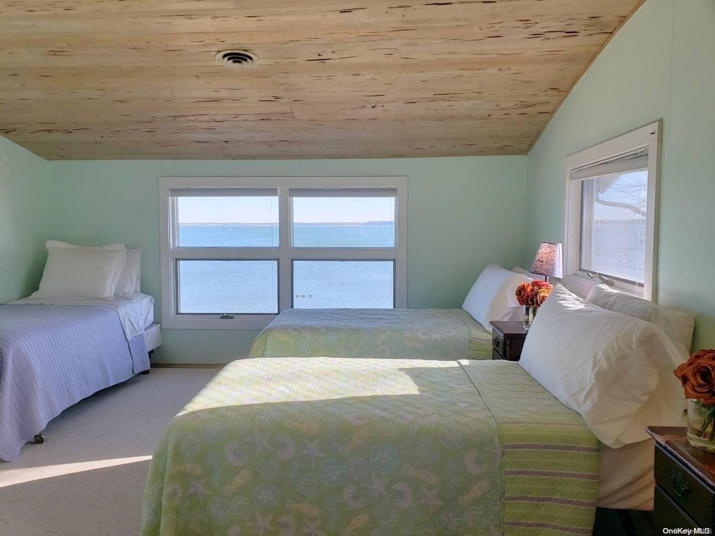 11 Beach Road Riverhead, NY 11947 - Photo 27 of 34