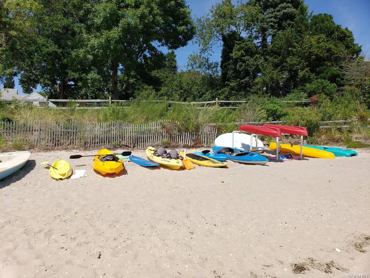 11 Beach Road Riverhead, NY 11947 - Photo 10 of 34