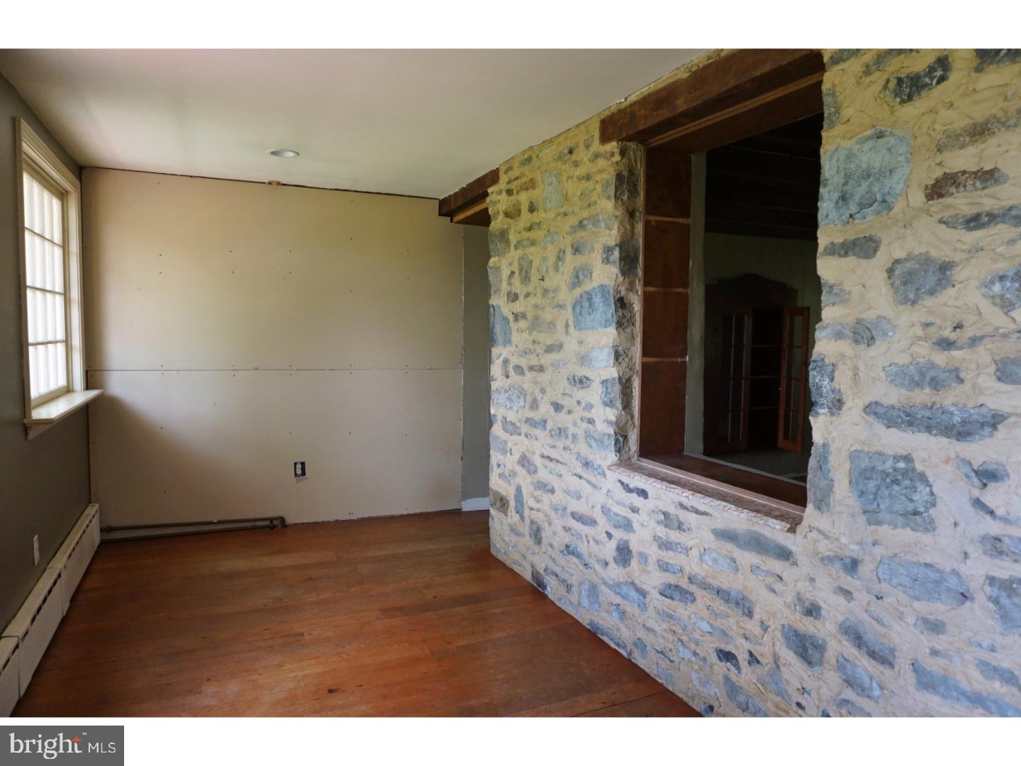 464 Ridge Road Telford, PA 18969 - Photo 12 of 25