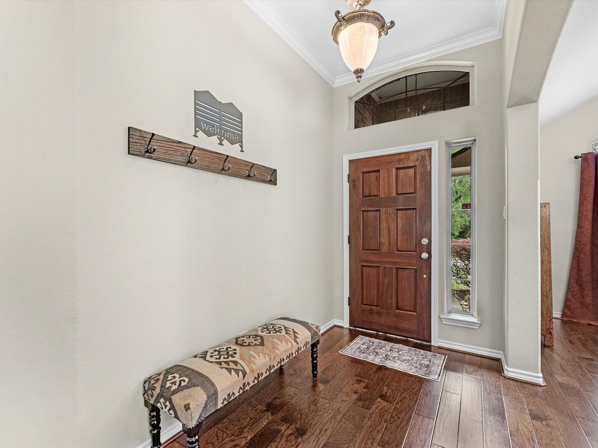 19019 Relay Road Humble, TX 77346 - Photo 4 of 31 a view of a livingroom with wooden floor