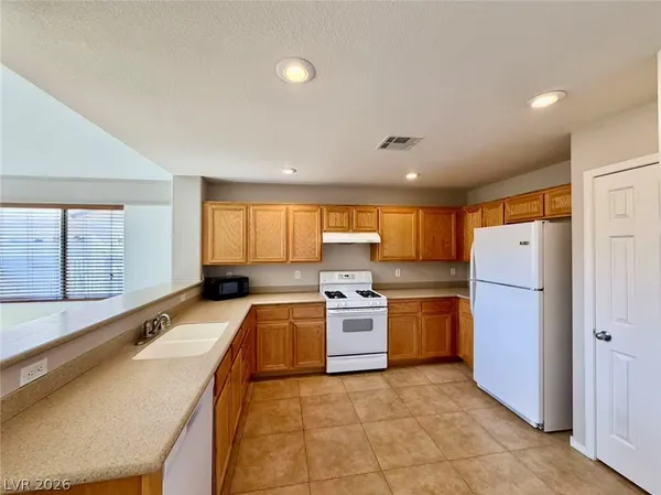 $1,900 | 9316 Pyrope Court, Las Vegas, NV 89148