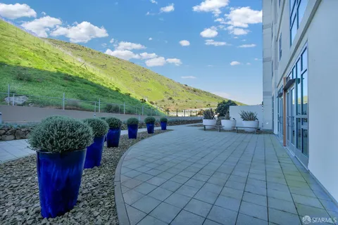 $899,000 | 1 Mandalay Place, Unit 910, South San Francisco, CA 94080