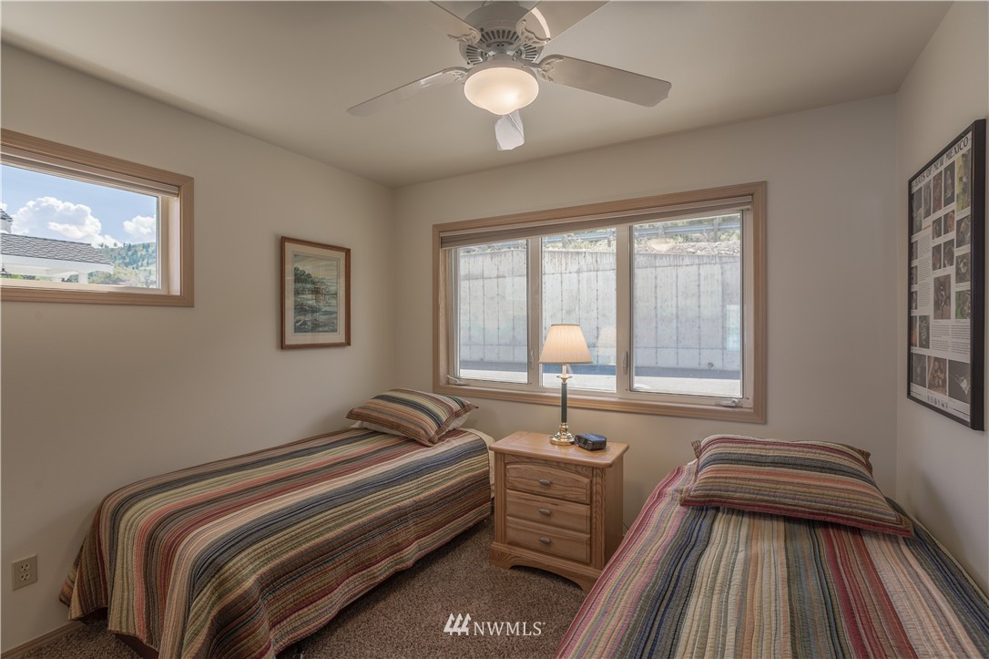 4176 South Lakeshore Road Chelan, WA 98816 - Photo 11 of 25 Gallery Image 11