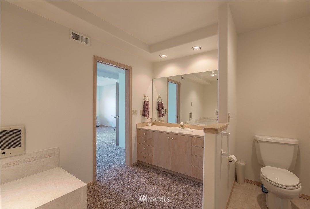 4176 South Lakeshore Road Chelan, WA 98816 - Photo 16 of 25 Gallery Image 16