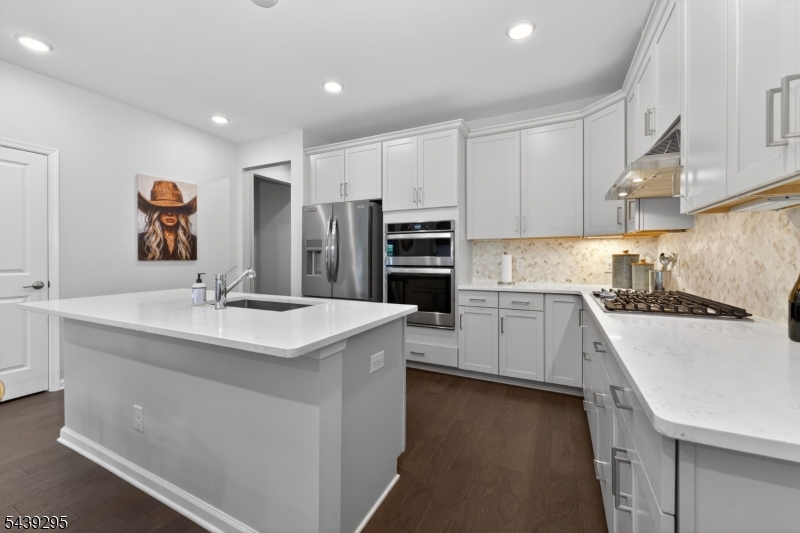 27 Redmon Road Flemington, NJ 08822 - Photo 8 of 32