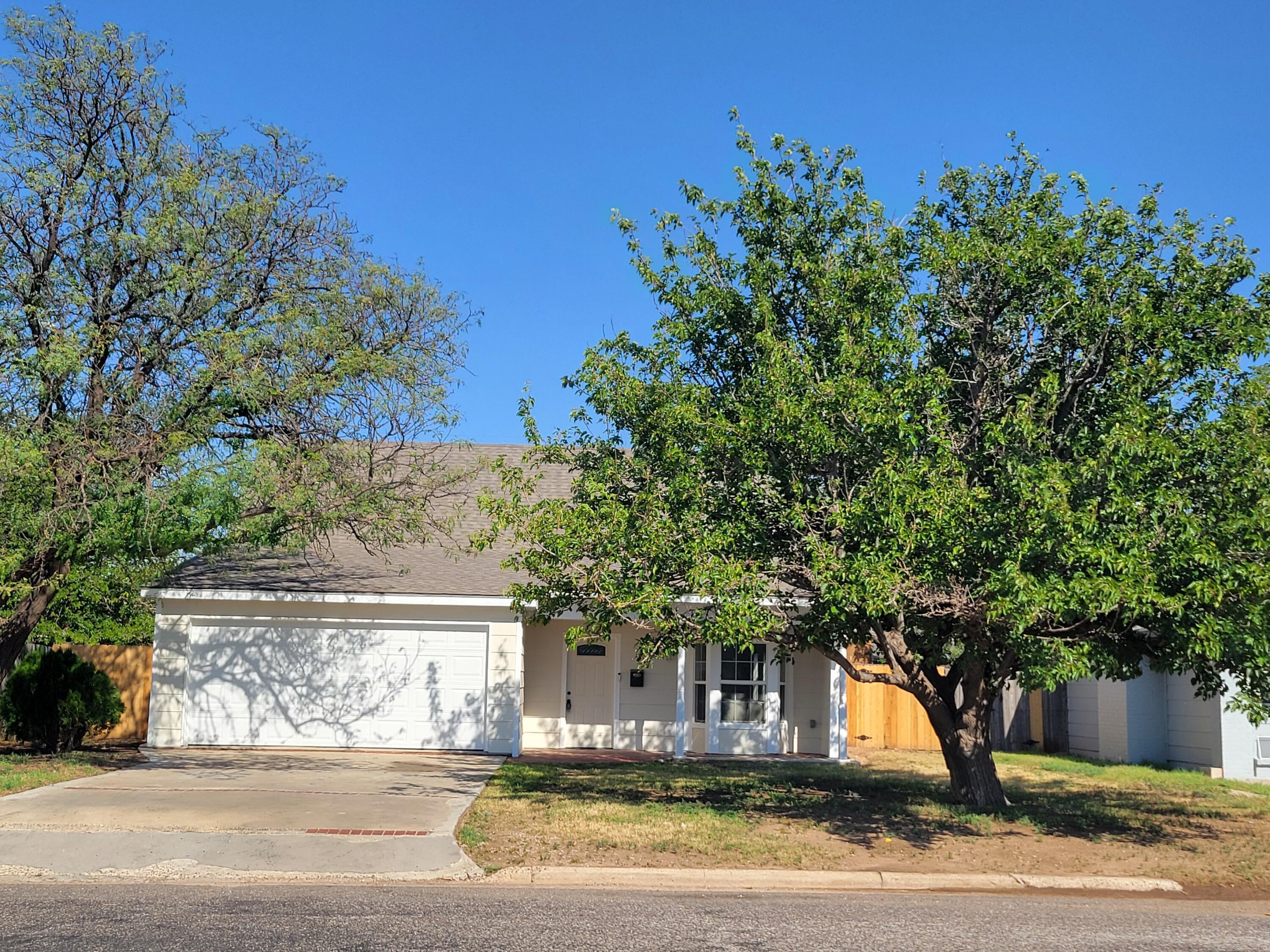 4403 Crockett Street Amarillo, TX 79110 - Photo 1 of 30 Front view
