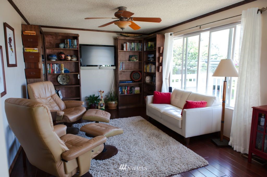 1813 Kennewick Circle Southeast Renton, WA 98055 - Photo 11 of 25