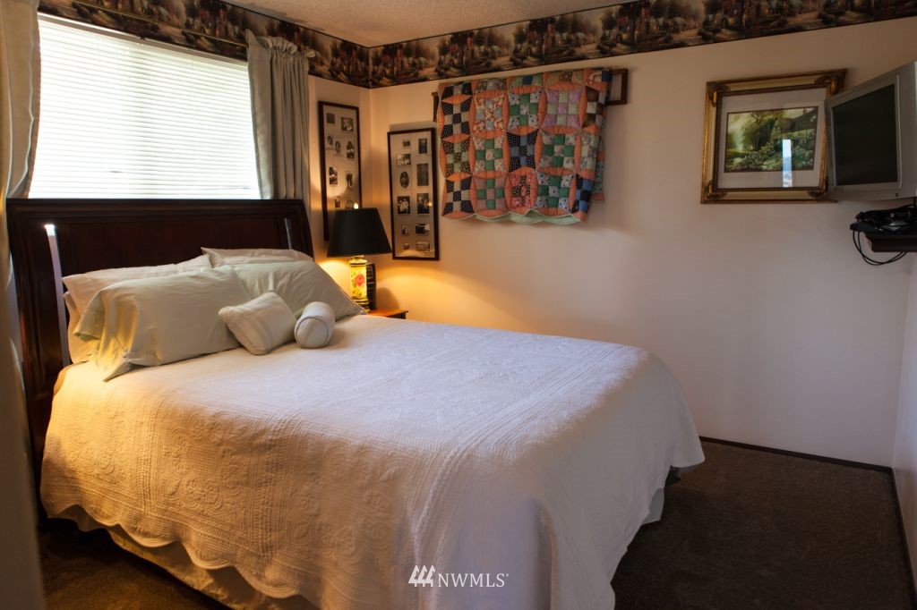 1813 Kennewick Circle Southeast Renton, WA 98055 - Photo 16 of 25