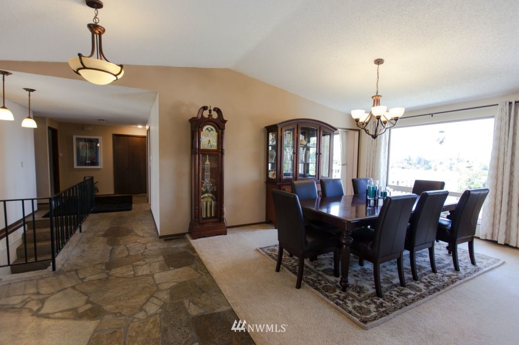 1813 Kennewick Circle Southeast Renton, WA 98055 - Photo 5 of 25