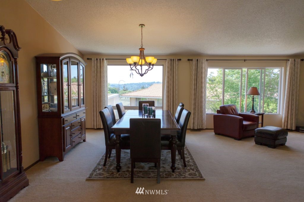 1813 Kennewick Circle Southeast Renton, WA 98055 - Photo 6 of 25