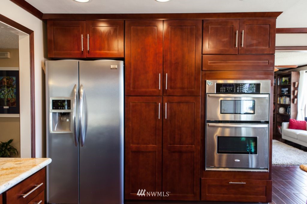 1813 Kennewick Circle Southeast Renton, WA 98055 - Photo 9 of 25