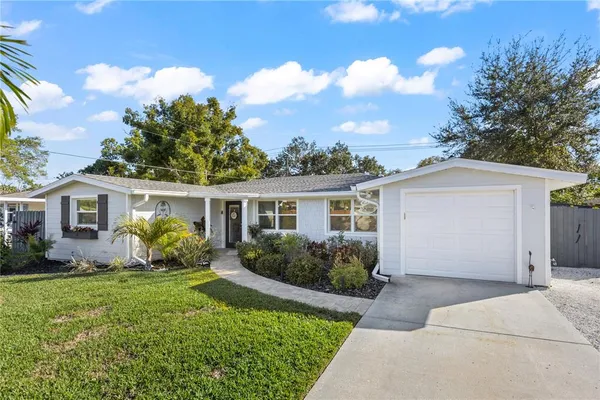 $685,000 | 3122 Regatta Circle, Sarasota, FL 34231