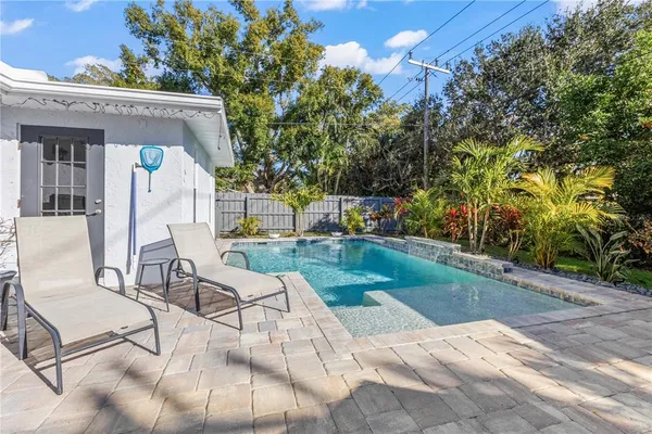 $685,000 | 3122 Regatta Circle, Sarasota, FL 34231