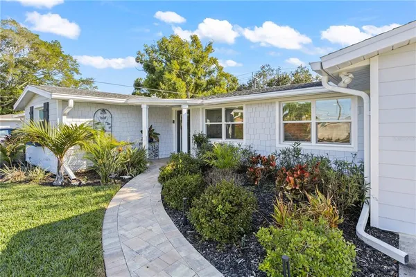 $685,000 | 3122 Regatta Circle, Sarasota, FL 34231