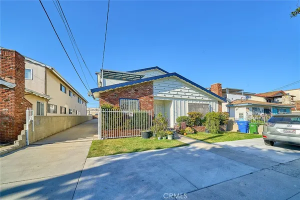 $2,200 | 1639 West 218th Street, Unit 3, Torrance, CA 90501