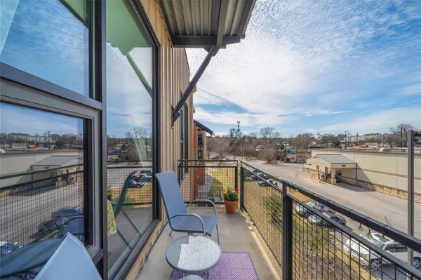 $3,000 | 2525 South Lamar Boulevard, Unit 304, Austin, TX 78704