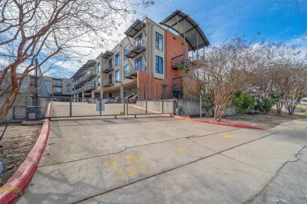 $3,000 | 2525 South Lamar Boulevard, Unit 304, Austin, TX 78704