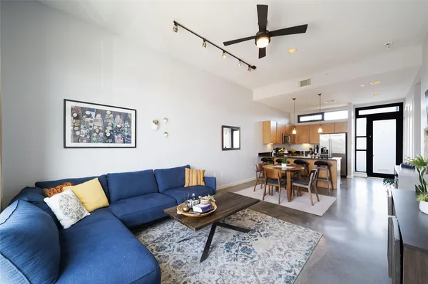 $3,000 | 2525 South Lamar Boulevard, Unit 304, Austin, TX 78704