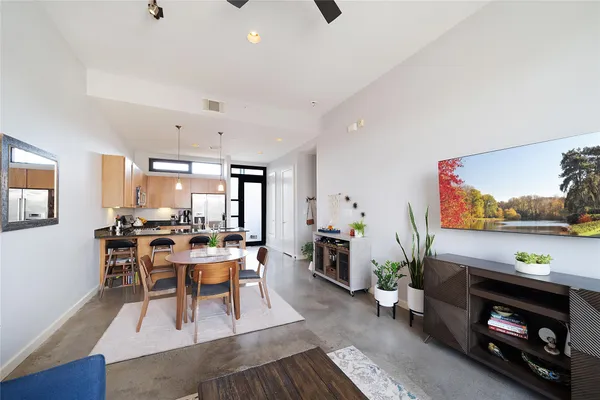 $3,000 | 2525 South Lamar Boulevard, Unit 304, Austin, TX 78704