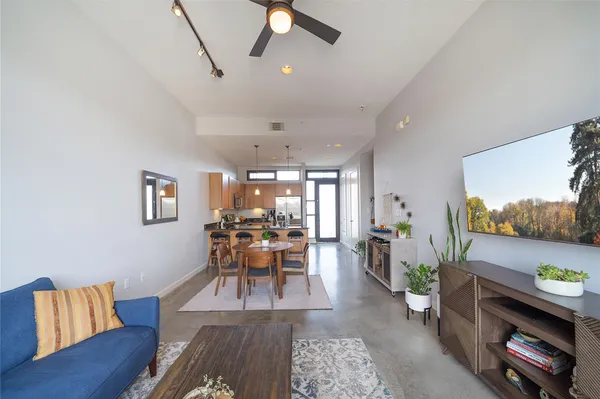$3,000 | 2525 South Lamar Boulevard, Unit 304, Austin, TX 78704
