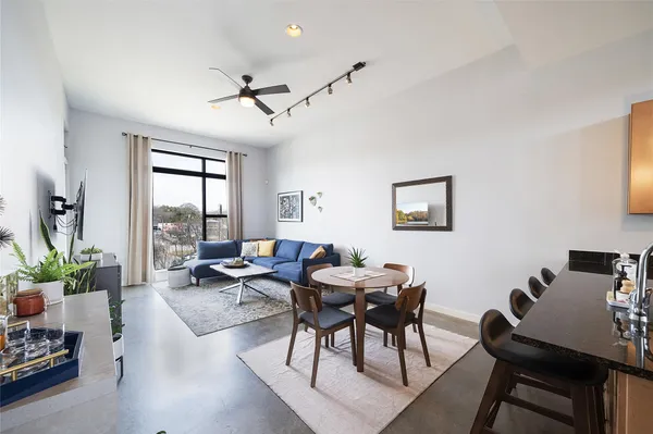 $3,000 | 2525 South Lamar Boulevard, Unit 304, Austin, TX 78704