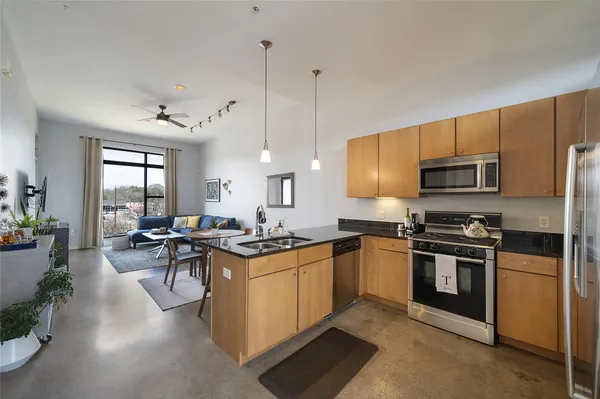$3,000 | 2525 South Lamar Boulevard, Unit 304, Austin, TX 78704