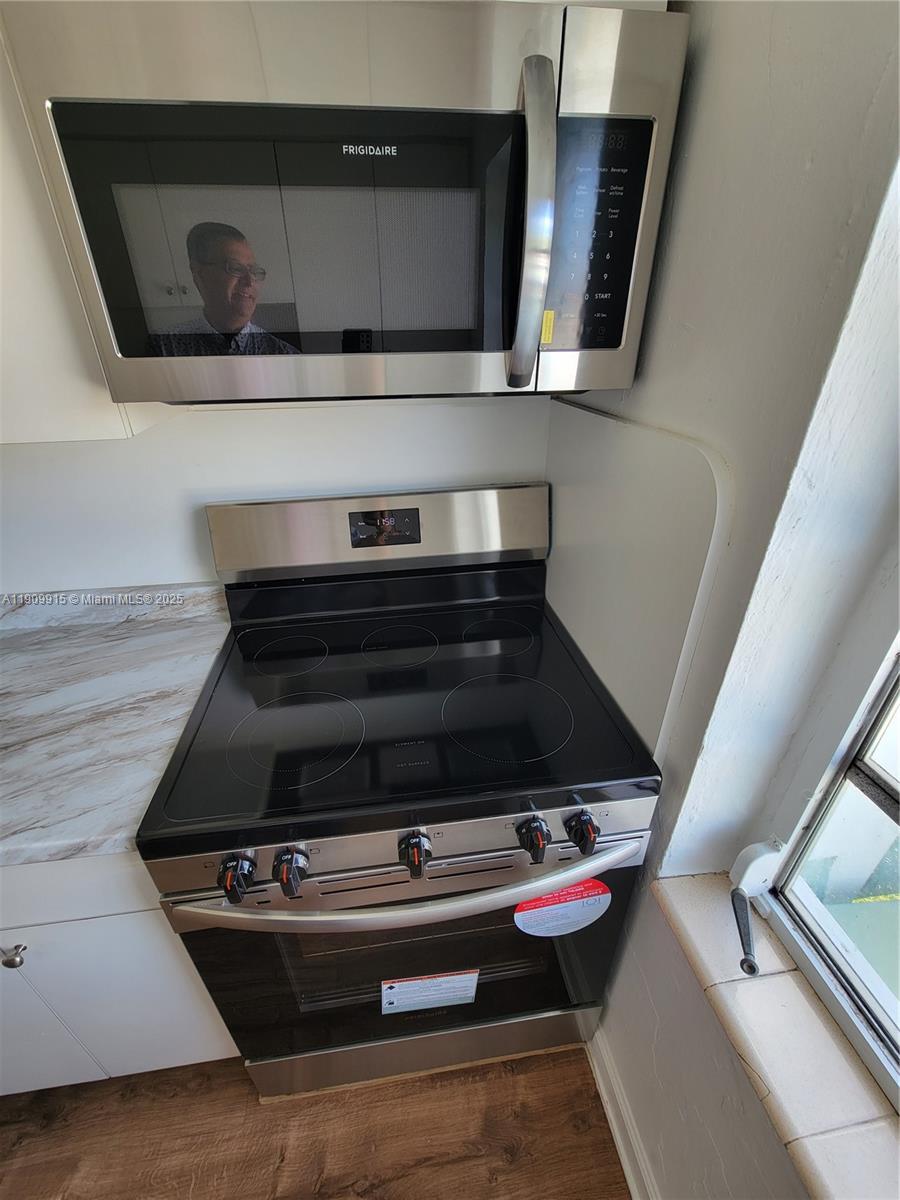 3433 Southwest 12th Street, Unit UPSTAIRS Miami, FL 33135 - Photo 11 of 23