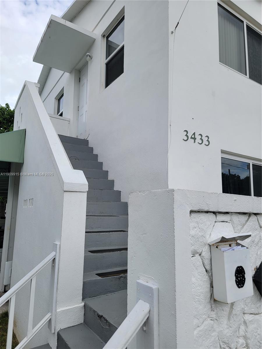 3433 Southwest 12th Street, Unit UPSTAIRS Miami, FL 33135 - Photo 2 of 23