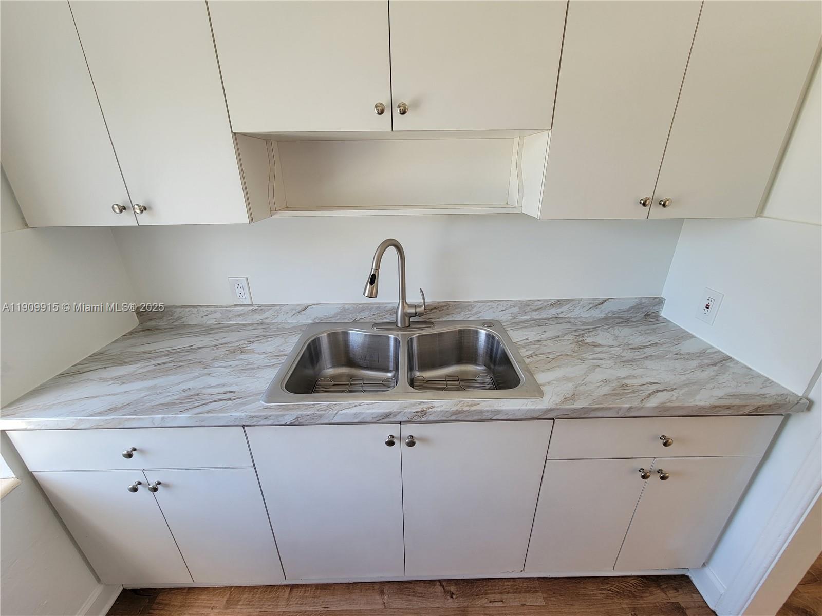 3433 Southwest 12th Street, Unit UPSTAIRS Miami, FL 33135 - Photo 9 of 23