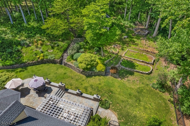 7 Chilton Road Chester, NJ 07930 - Photo 4 of 47